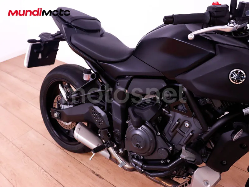 Yamaha MT-07 - Vista 25