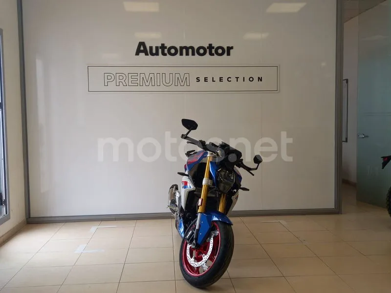 BMW F 900 R - Vista 4
