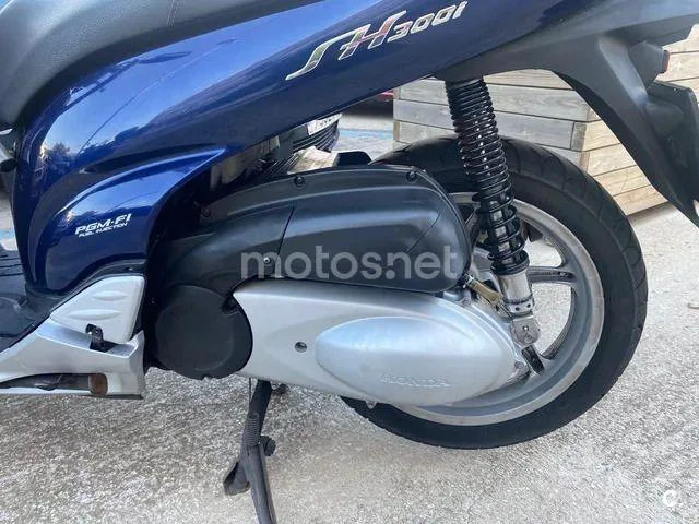 Honda SH300i - Vista 5