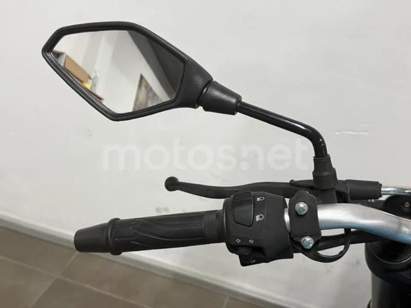 Voge 125R - Vista 11