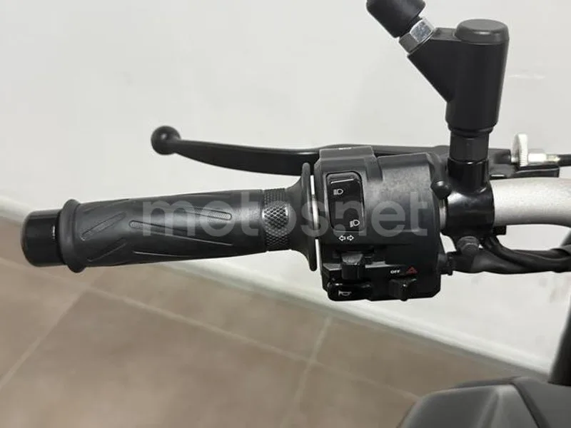 Yamaha MT-07 - Vista 12