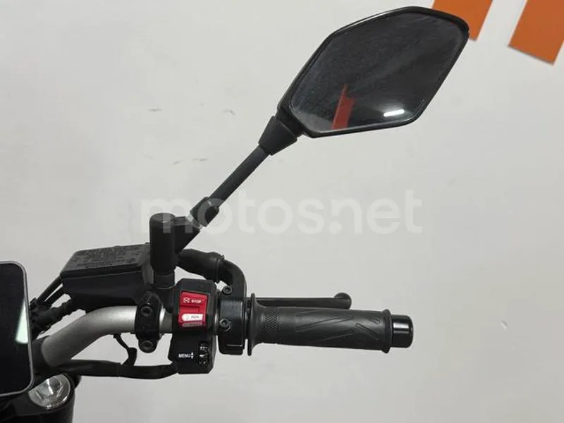 Yamaha MT-07 - Vista 15