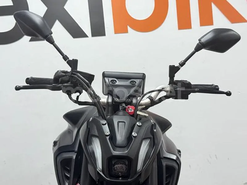 Yamaha MT-07 - Vista 9