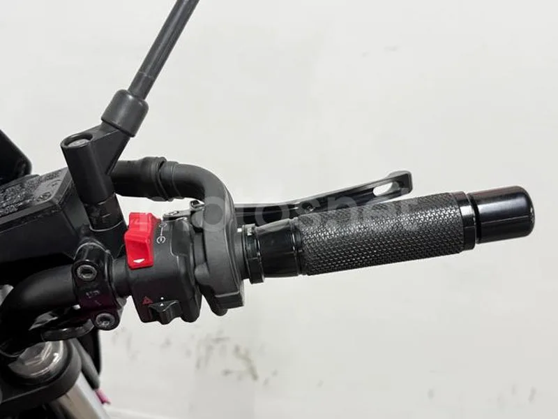 Yamaha MT-07 - Vista 14