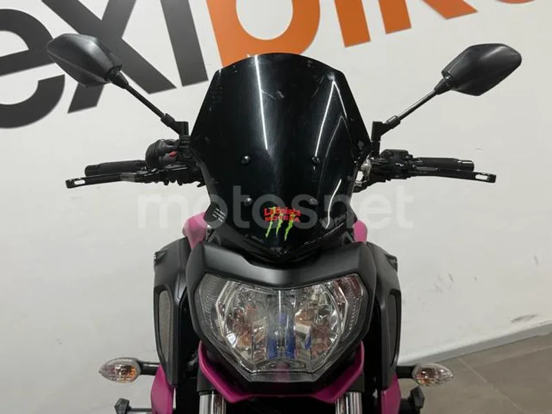 Yamaha MT-07 - Vista 9
