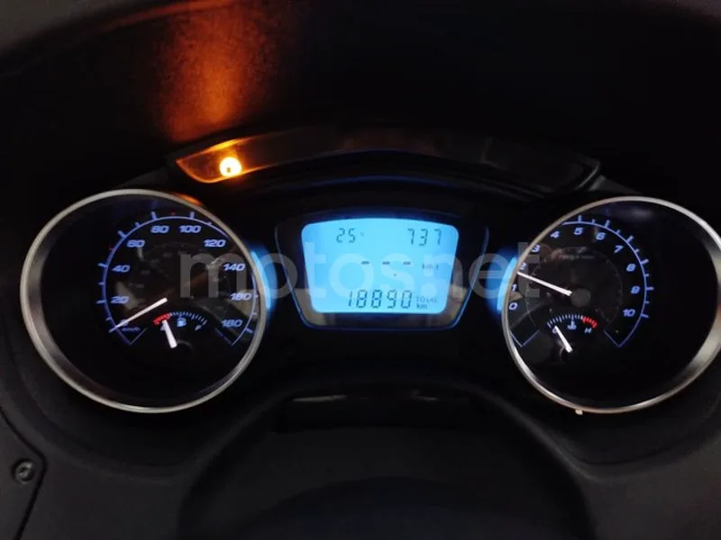 Piaggio MP3 500 HPE Business - Vista 12