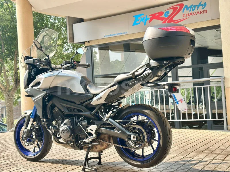 Yamaha MT-09 Tracer - Vista 13