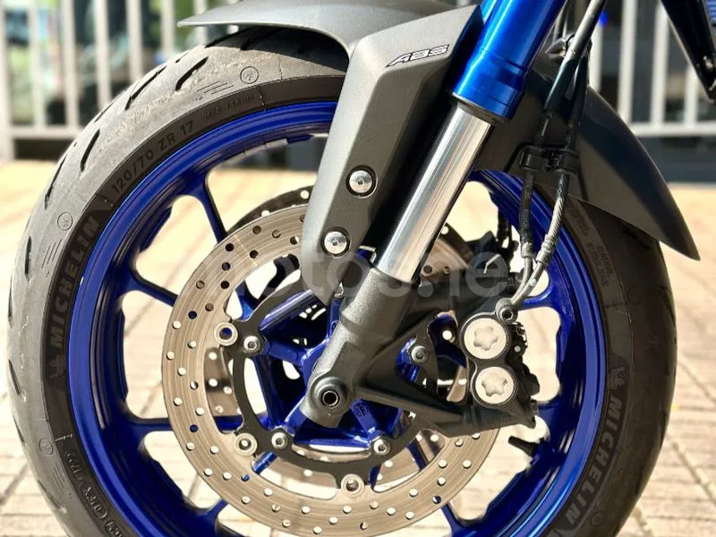 Yamaha MT-09 Tracer - Vista 14