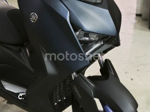 Yamaha XMAX 300 - Vista 3