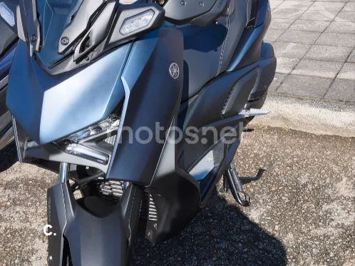Yamaha XMAX 300 - Vista 4