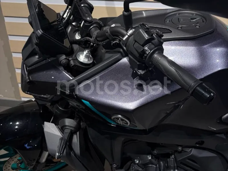 Yamaha MT-09 - Vista 5