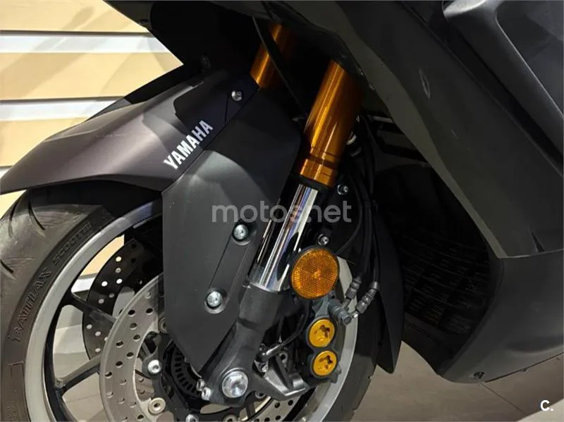 Yamaha TMAX - Vista 5