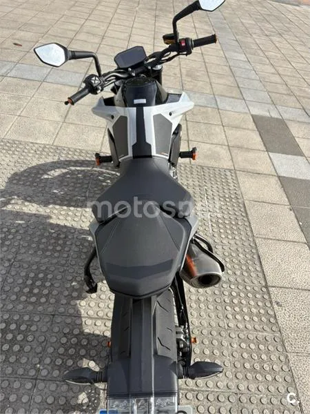KTM 790 Adventure - Vista 6