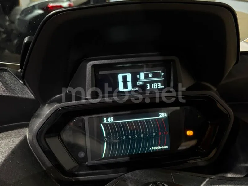 Yamaha XMAX 300 - Vista 6