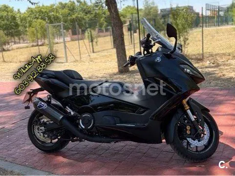 Yamaha TMAX - Vista 4