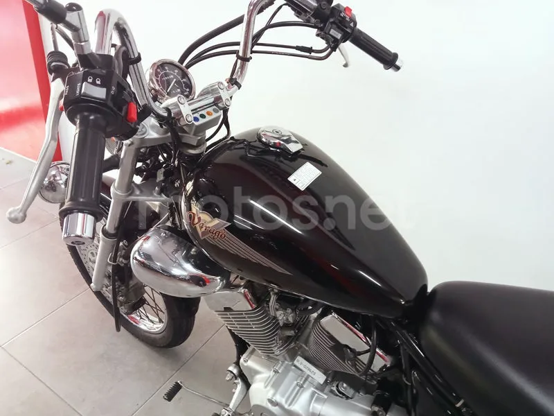 Yamaha XV250 Virago - Vista 11