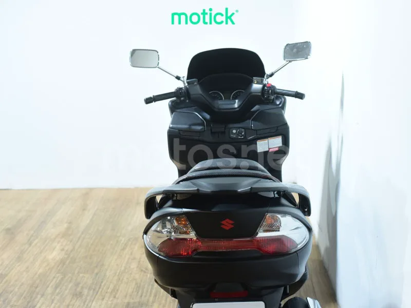 Suzuki Burgman 400 - Vista 6