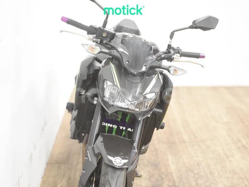 Kawasaki Z900 - Vista 10