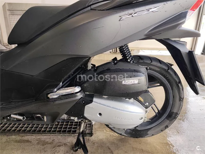 Honda PCX125 - Vista 6