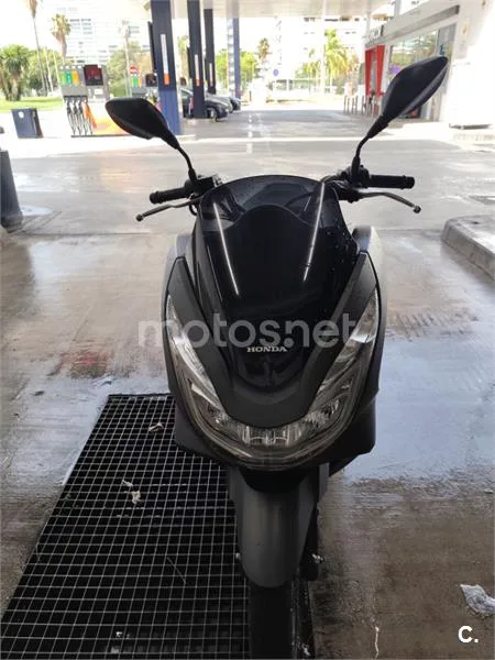 Honda PCX125 - Vista 9