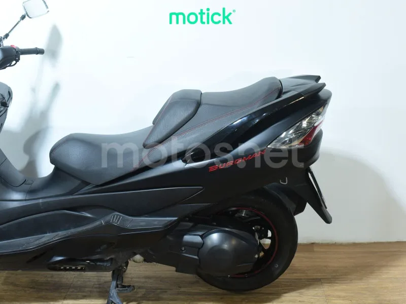 Suzuki Burgman 400 - Vista 9