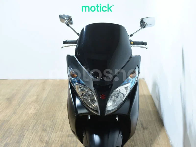 Suzuki Burgman 400 - Vista 11