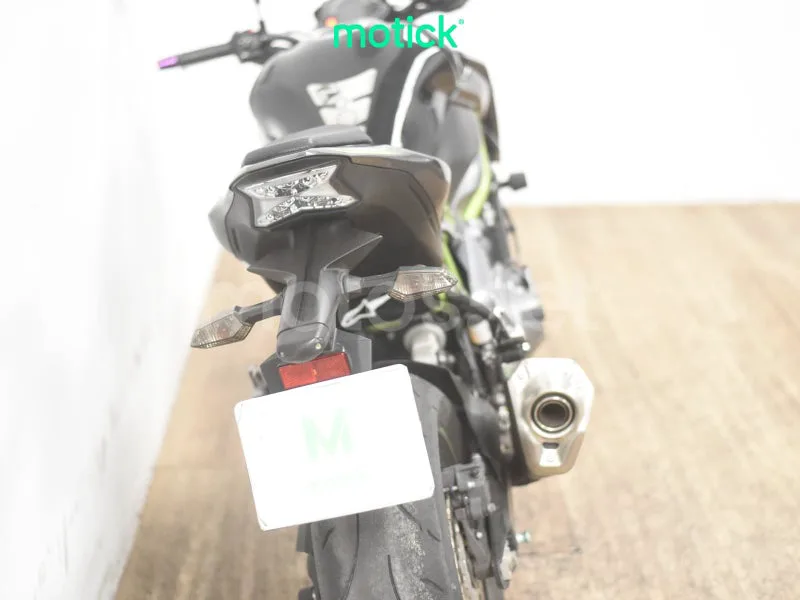 Kawasaki Z900 - Vista 5