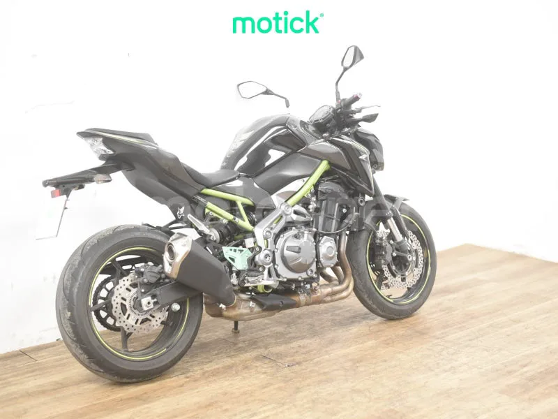 Kawasaki Z900 - Vista 9
