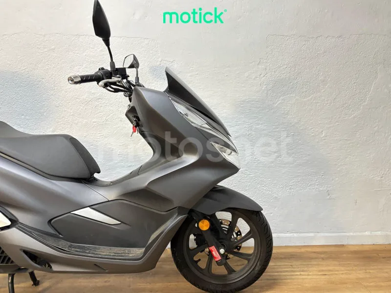 Honda PCX125 - Vista 4