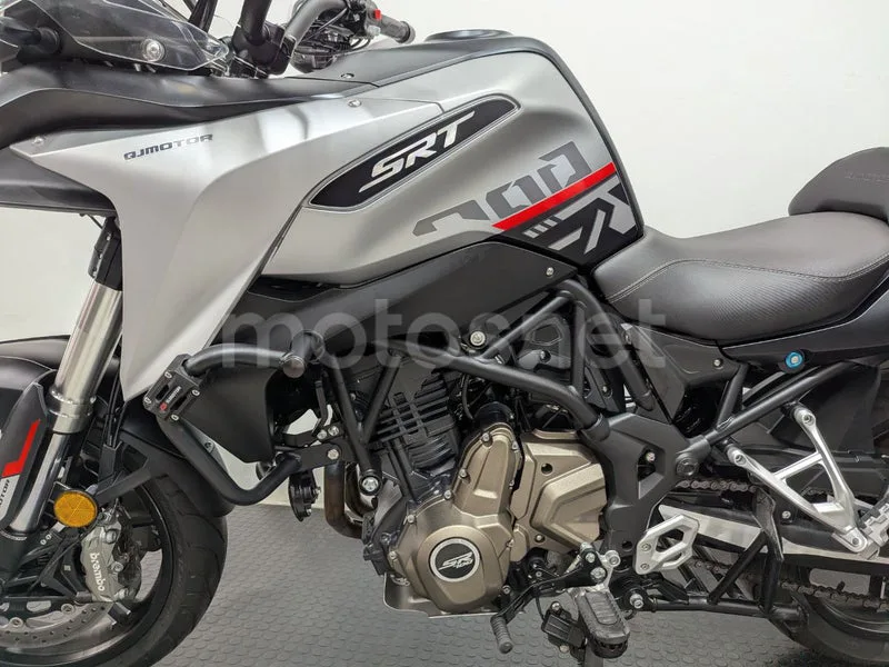 QJ Motor SRT 700 - Vista 3