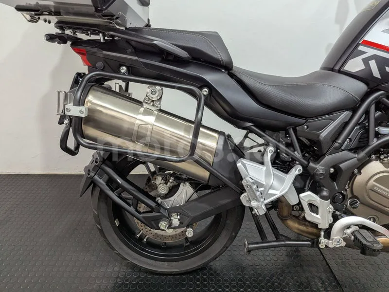 QJ Motor SRT 700 - Vista 9