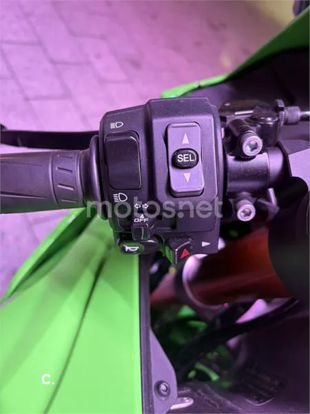 Kawasaki Ninja ZX-6R - Vista 6