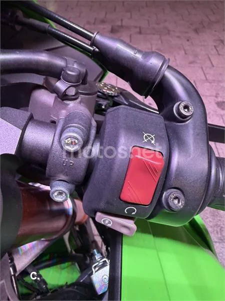 Kawasaki Ninja ZX-6R - Vista 7