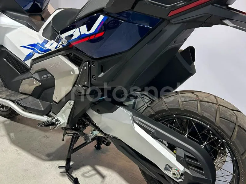Honda X-ADV - Vista 11