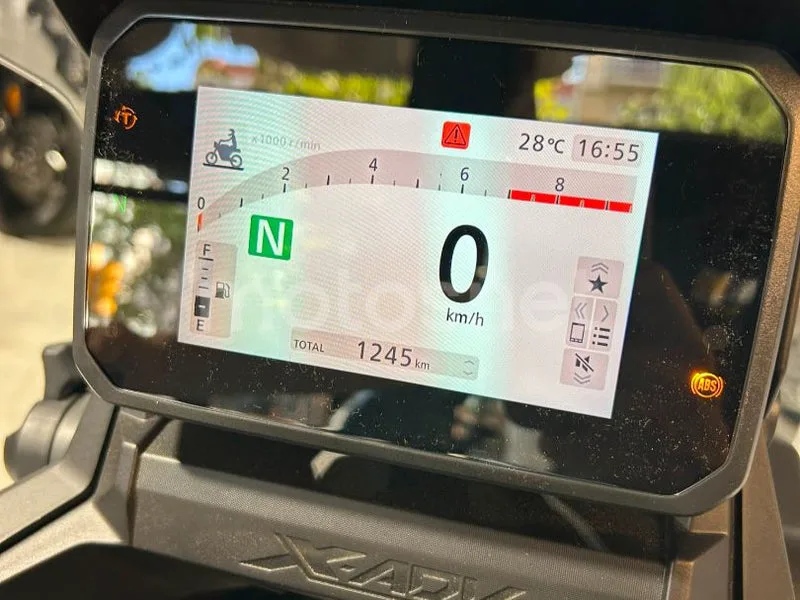 Honda X-ADV - Vista 17