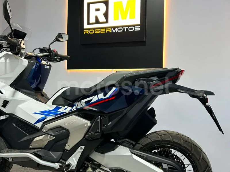 Honda X-ADV - Vista 4