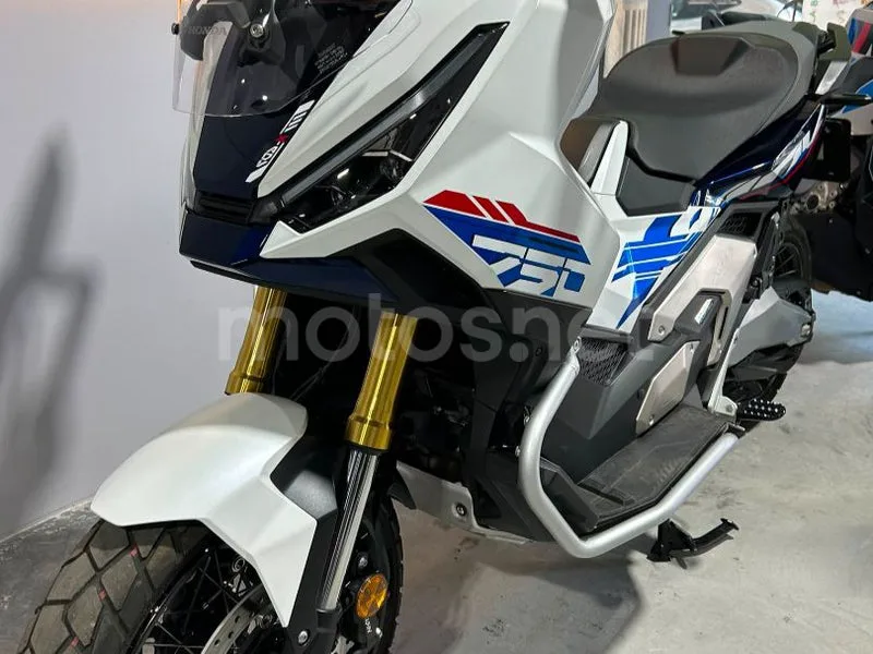 Honda X-ADV - Vista 10