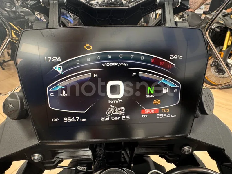 Voge 900DSX - Vista 9