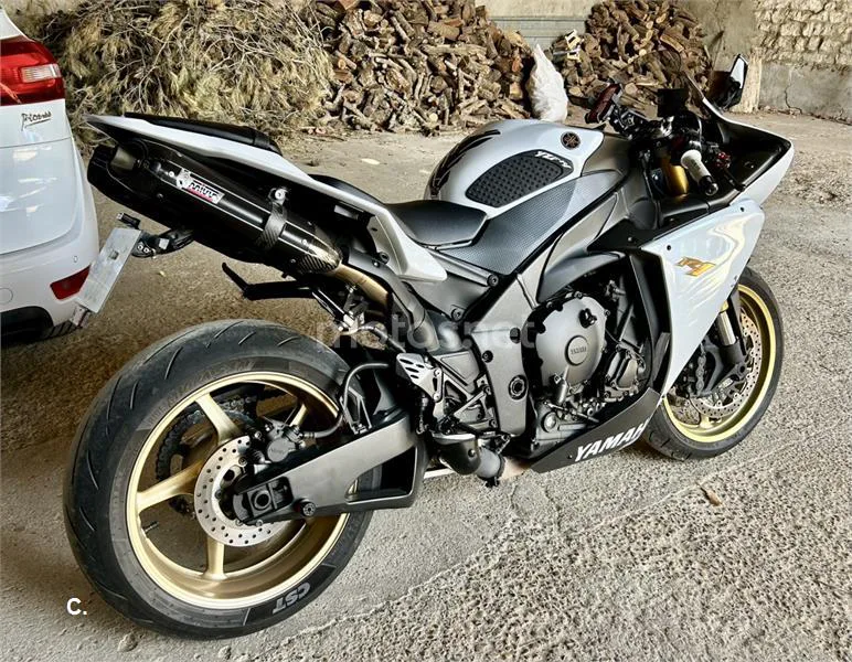 Yamaha YZF-R1 - Vista 3