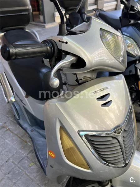 Honda SH150i 1000 € 2003 Barcelona - 1