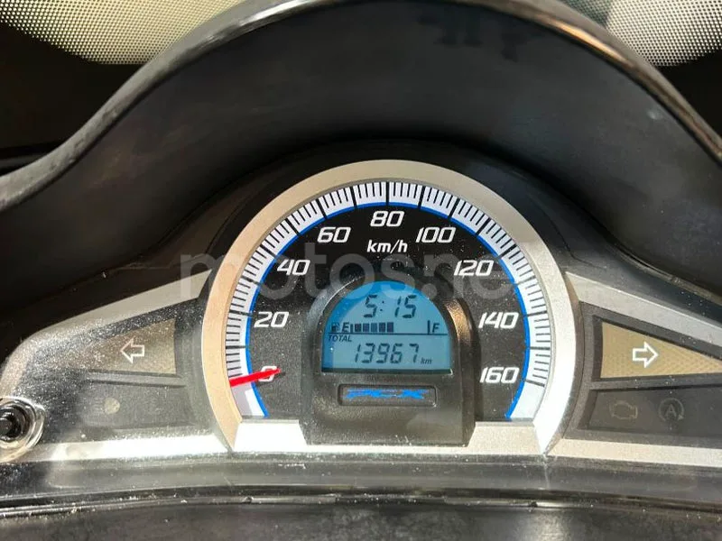 Honda PCX125 - Vista 13