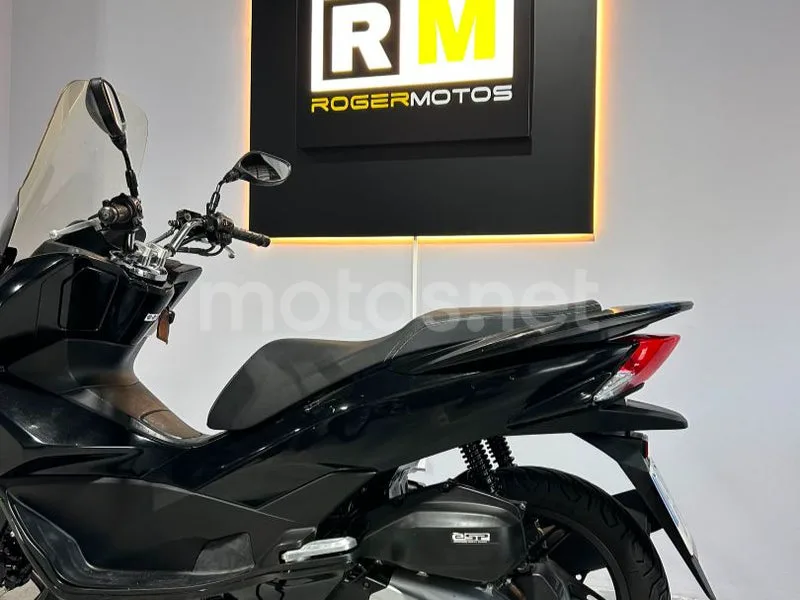 Honda PCX125 - Vista 3