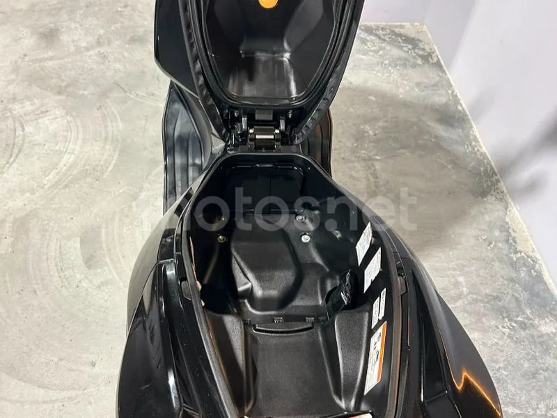 Honda PCX125 - Vista 6