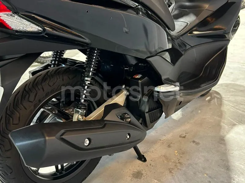 Honda PCX125 - Vista 7