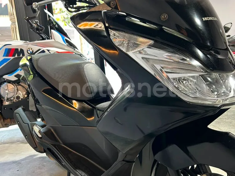 Honda PCX125 - Vista 8