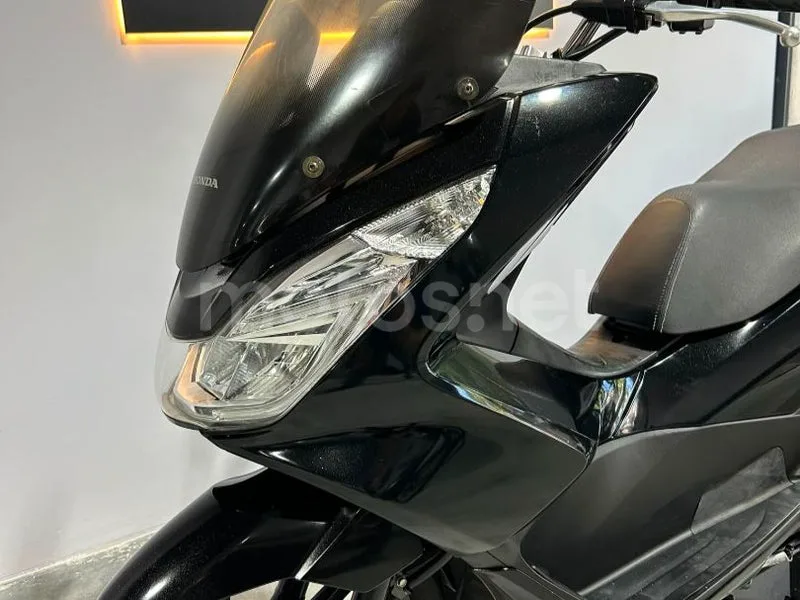 Honda PCX125 - Vista 9