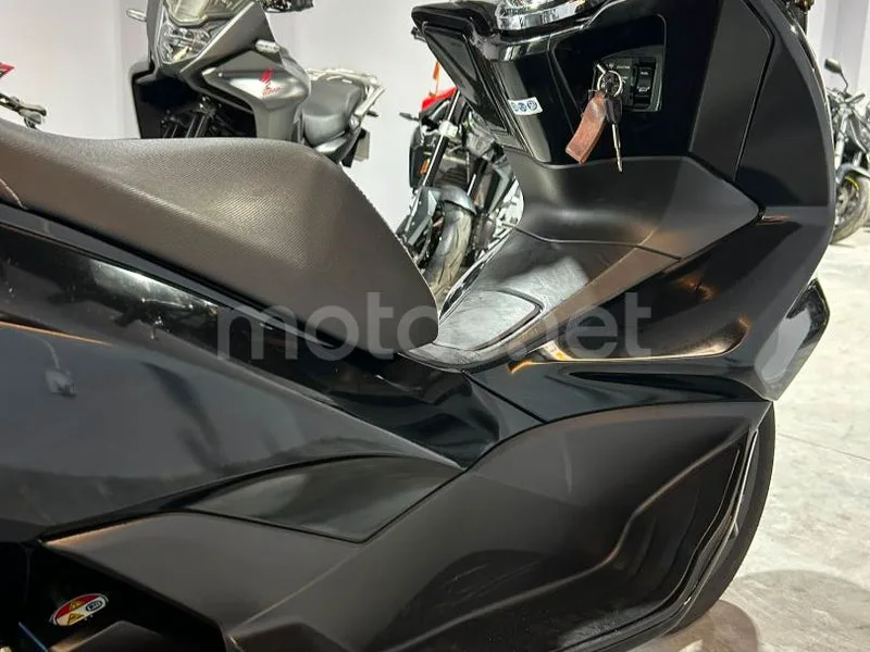 Honda PCX125 - Vista 10