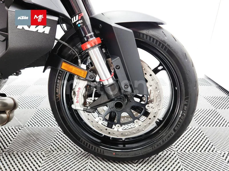 KTM 1390 Super Duke R - Vista 11
