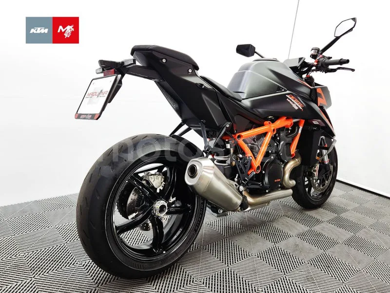 KTM 1390 Super Duke R - Vista 5