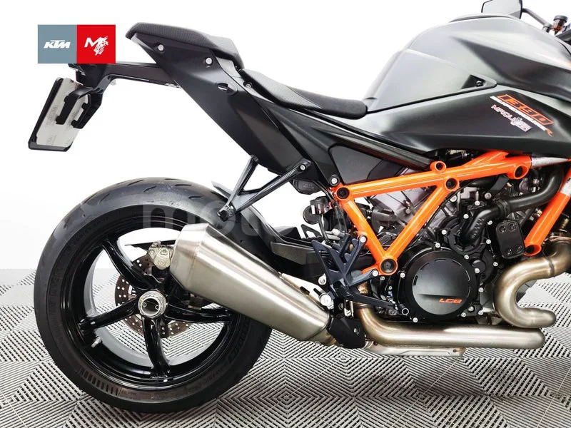 KTM 1390 Super Duke R - Vista 6